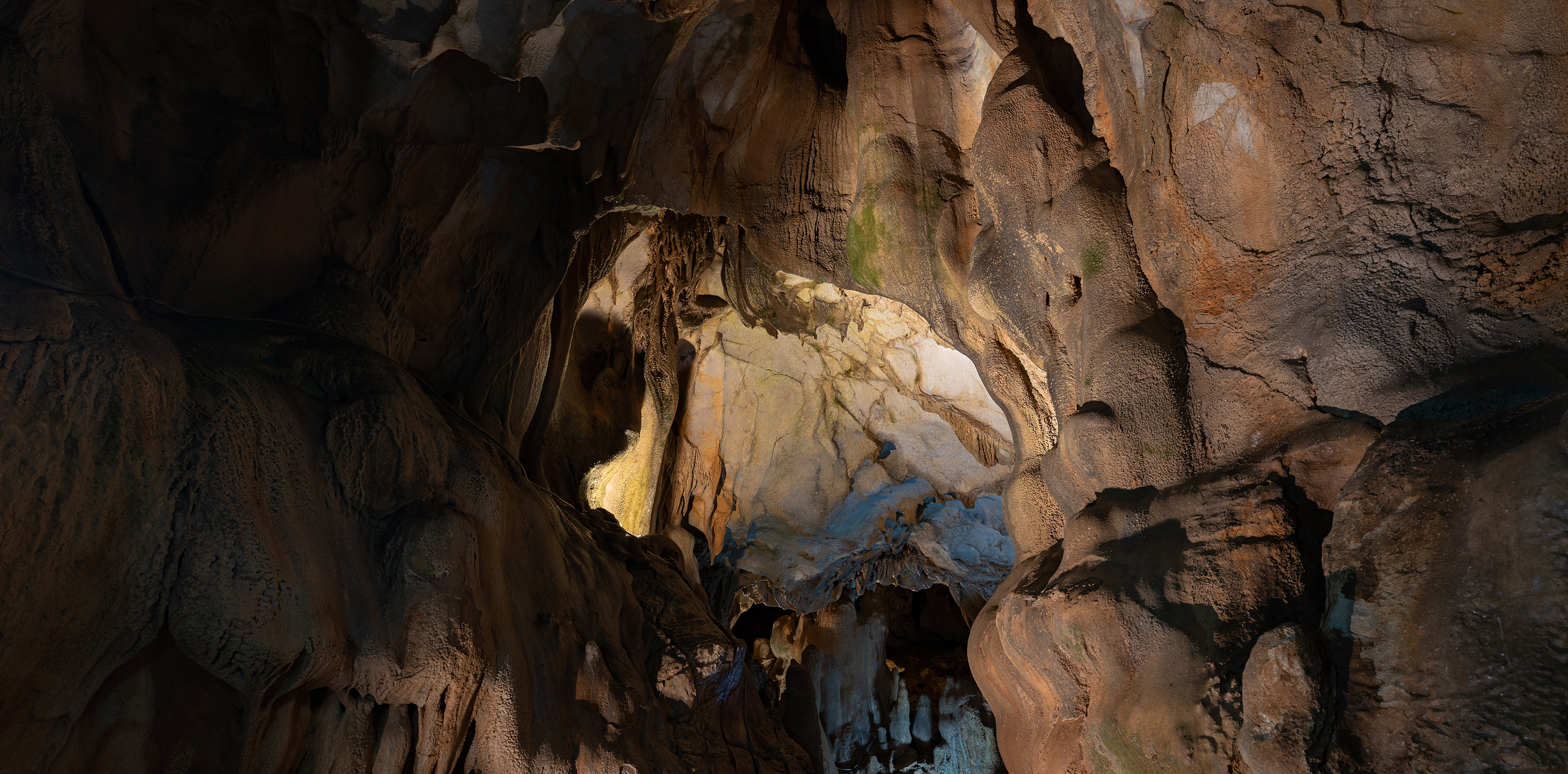 Jomon Cave and Gujo Hachiman Miyama Limestone Cave