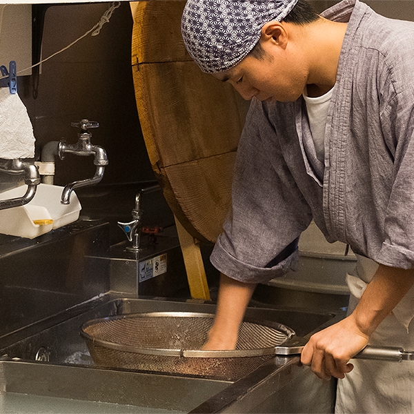 Going with noodle writer, Yamada! Noodles at Gujo Hachiman6